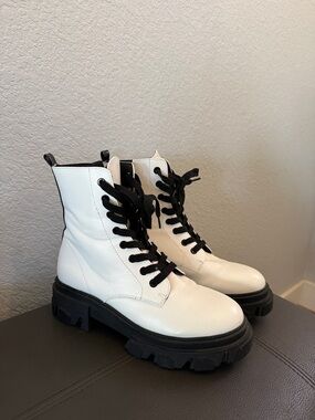 Nine West White and Black Lace-Up Combat Boots